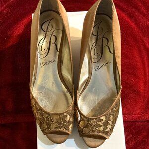 J Renee "Lynn" Wedge, Gold, Size 7.5M, Satin with Gold Mesh